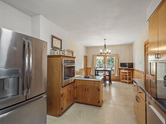 5th image of 468 River Rd