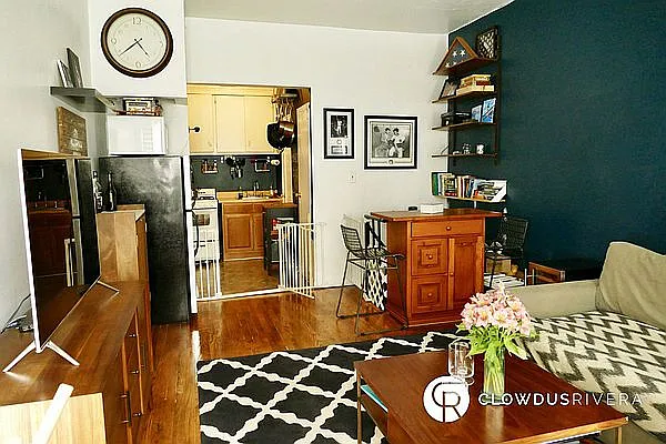 Rented by Cooper & Cooper Real Estate | media 18