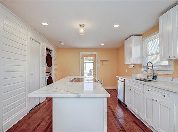 5th image of 146 Huntlee Dr