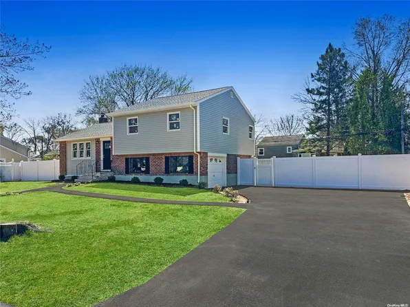 20 South Lane, Huntington, NY 11743