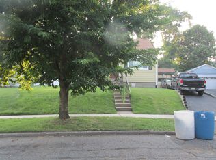 2 Ferndale Ct, Lodi, NJ