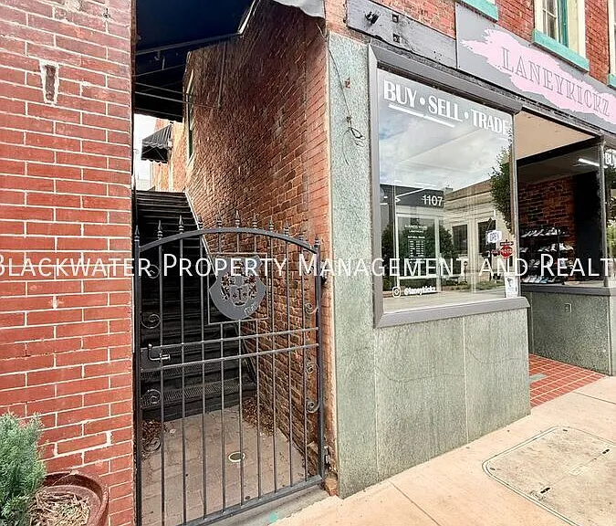 1107 Main St #C — Photo 9