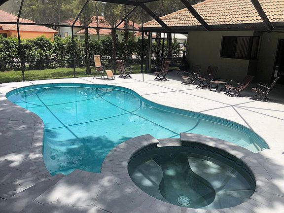 4th image of 4860 NW 65th Ave