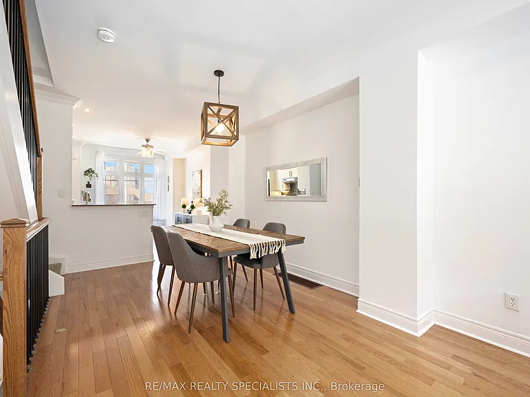 1864 Burnhamthorpe Rd E — Photo 12
