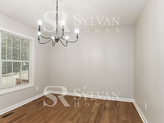 5th image of 2741 Hawk Trace Ct NE