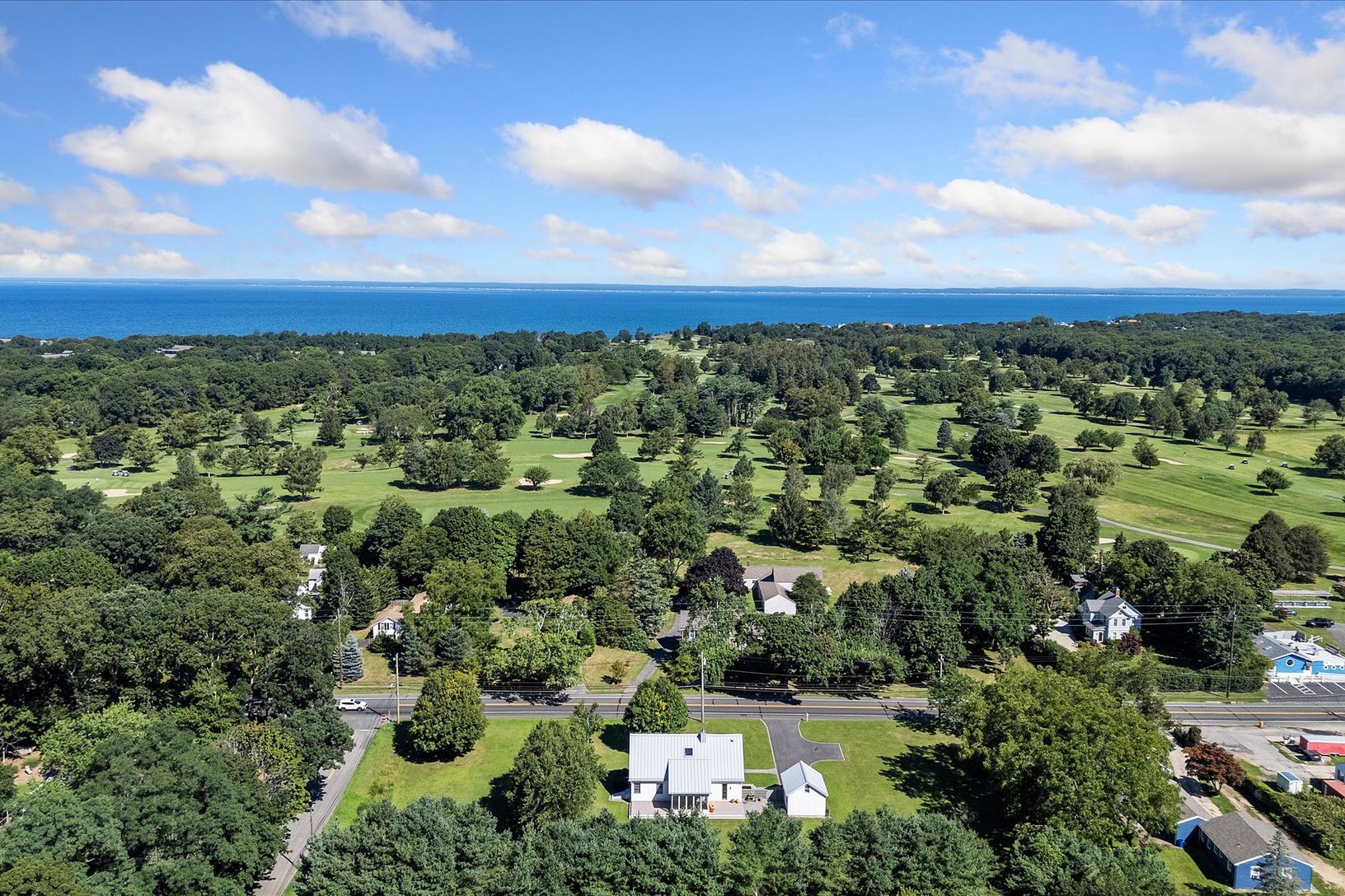  easy access to Greenport Village