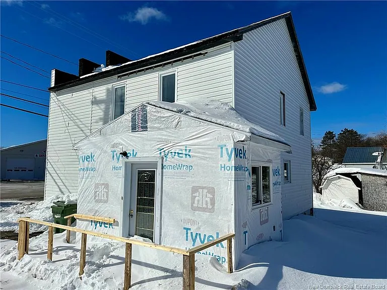 316 Main St — Photo 6