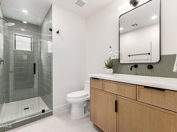 3rd image of 3247 E SHERIDAN Street