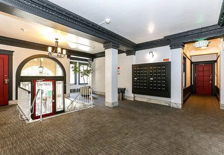 1040 Sutter — Photo 7