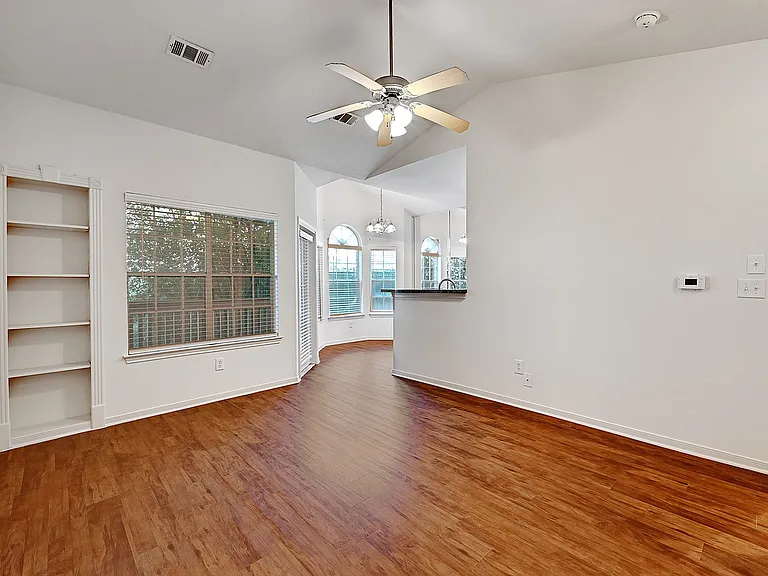 600 Leah Avenue 027