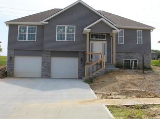 4517 Stacey Way Ct, Saint Joseph, MO 64505