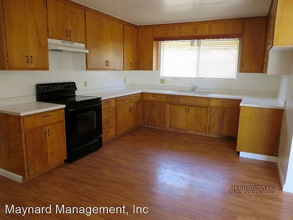 4th image of 484 Marshall Ave