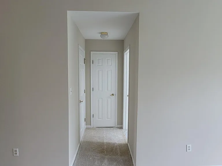 103 Castleton Rd — Photo 41