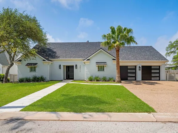 2011 CRESCENT DR, Rockport, TX 78382