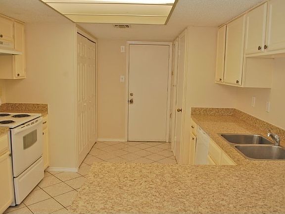 4th image of 6014 Bloomwood St
