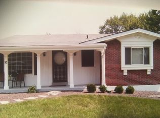 10 Wickham Fen Rd, Florissant, MO 63033