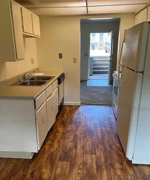 501 Charlotte St #4 — Photo 1