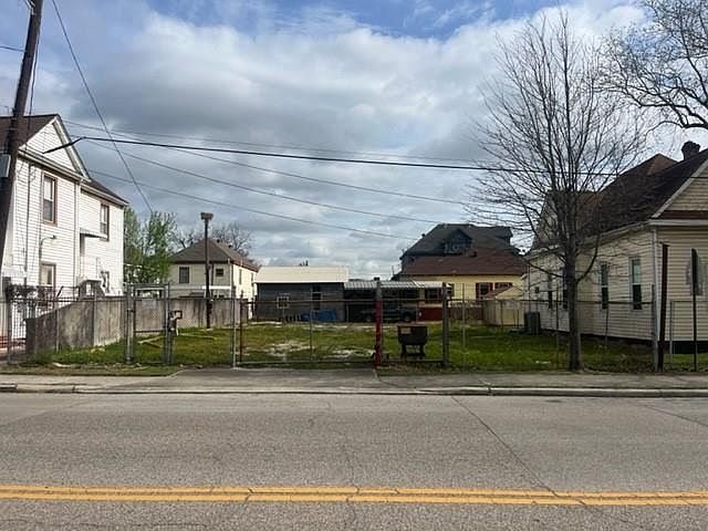 1st image of 2515 Canal St