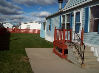 1268 Norwood Dr, Lockport, NY 14094