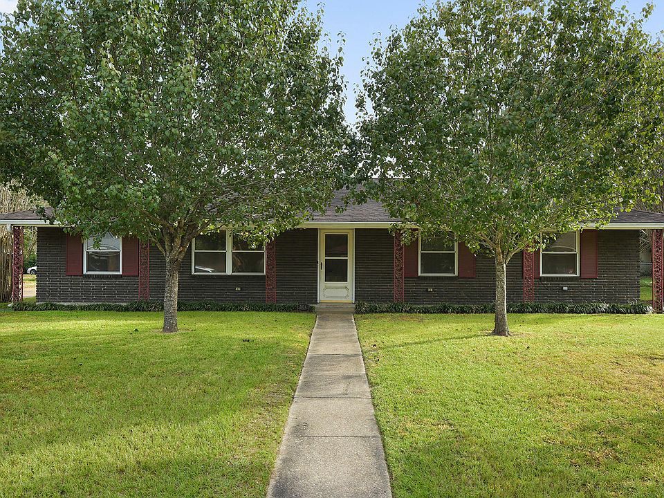 1st image of 2604 Demaret Dr