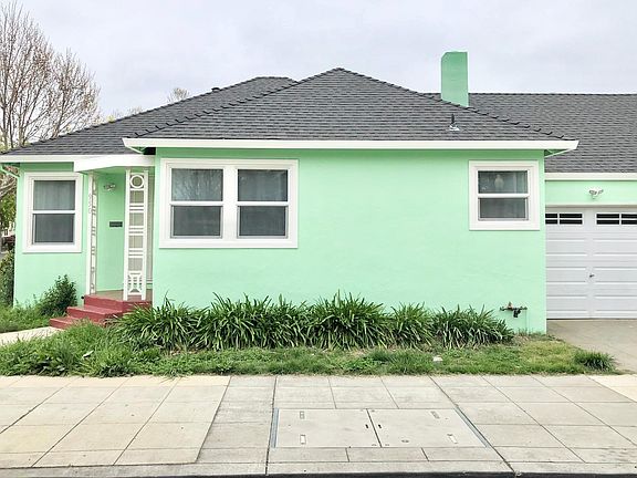 3rd image of 950 Seymour St