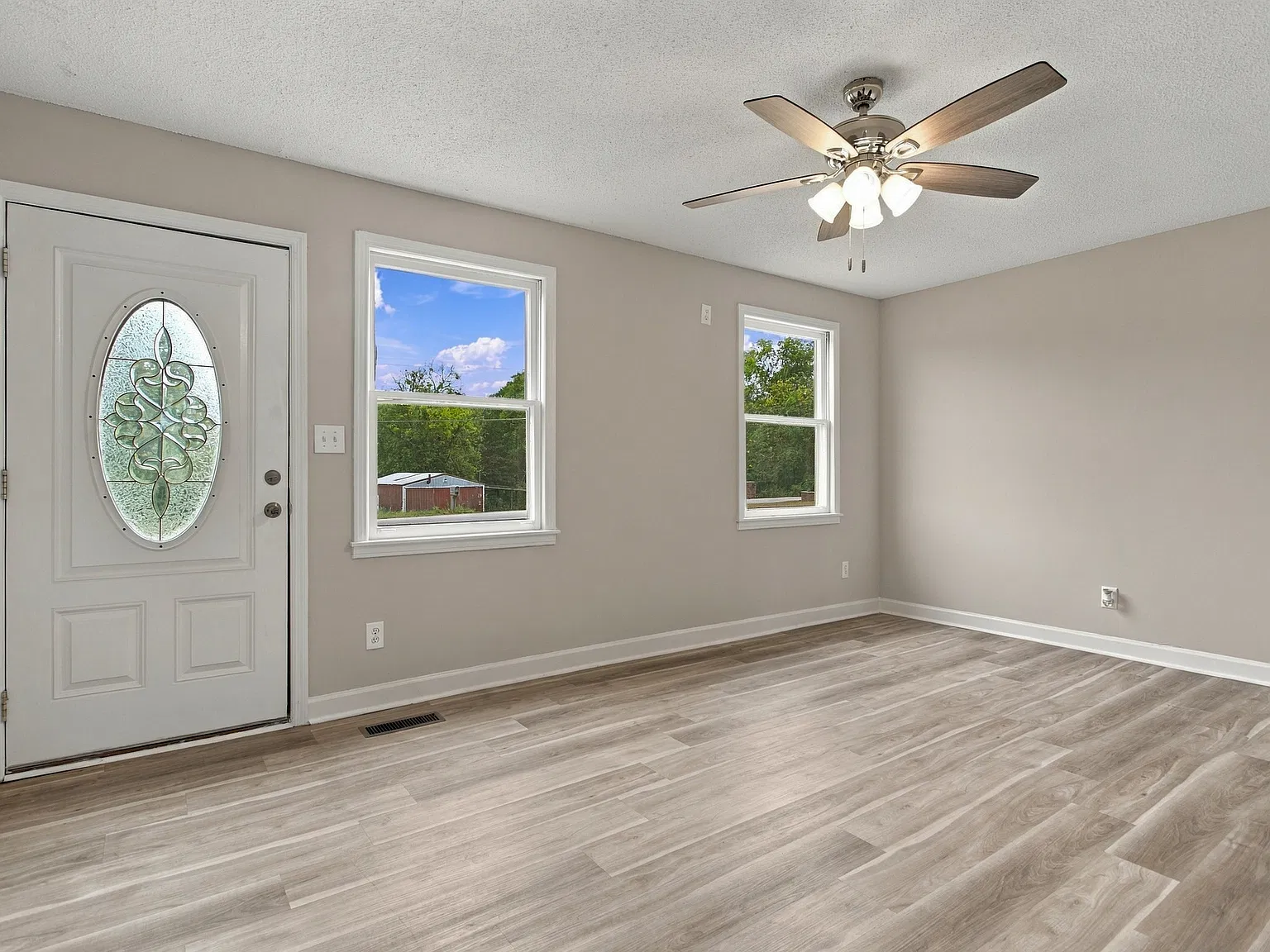 3 bed, 1225 sqft, $1,550 — Photo 3