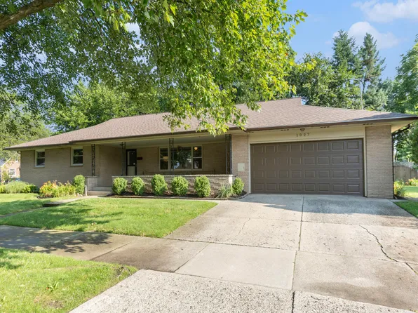 1027 5th St NW, Grand Rapids, MI 49504