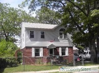 17 Beecher Ave, East Islip, NY 11730