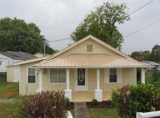 1003 Johnson Ave, Elizabethton, TN 37643