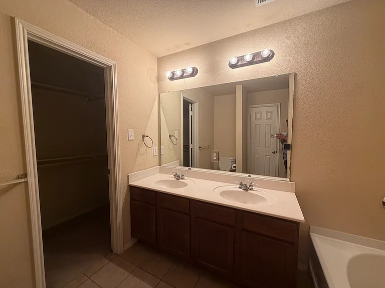 12926 Adela Dr — Photo 8