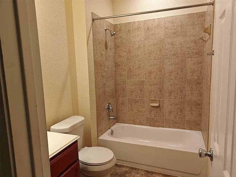 7915 Moss Springs Ct — Photo 7