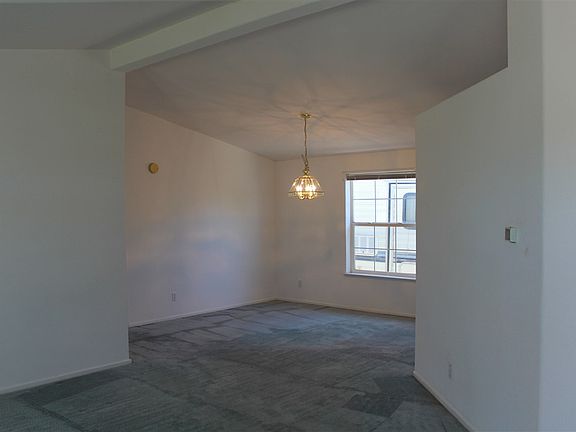 4th image of 2975 Pueblo St