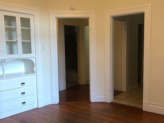 3rd image of 447 Green St #451