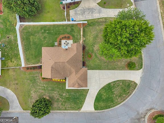 2nd image of 403 Westchester Dr