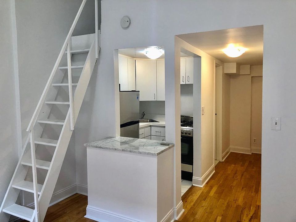 1st image of 226 W 15th St #2D