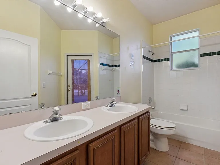 774 Lancer Cir — Photo 16