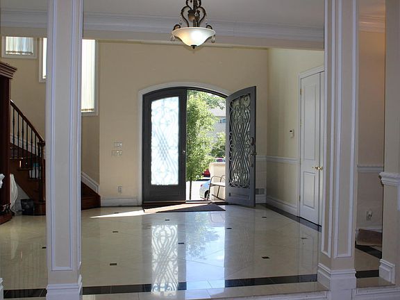 4th image of 109 Ivory Ct
