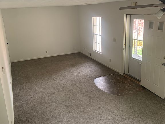 3rd image of 711 Custer St