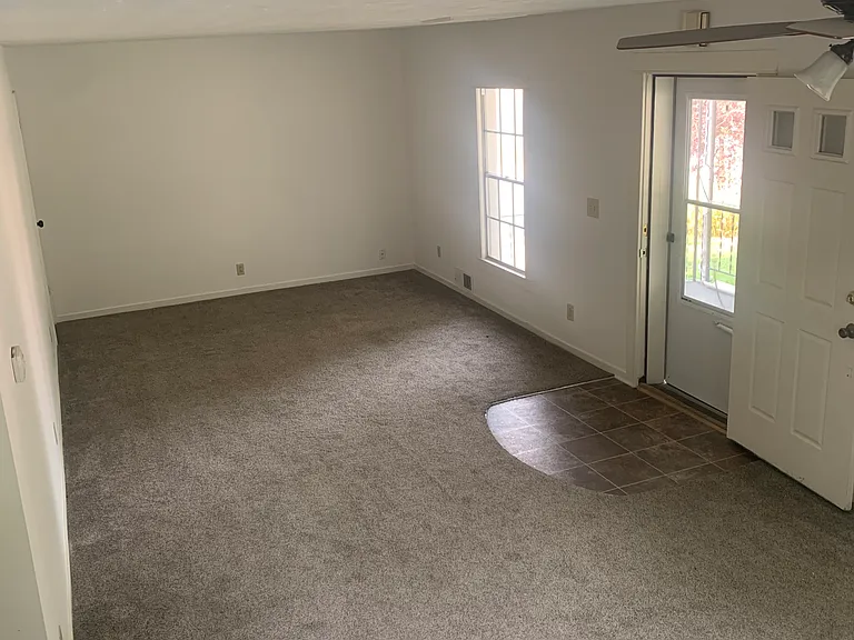 711 Custer St — Photo 3