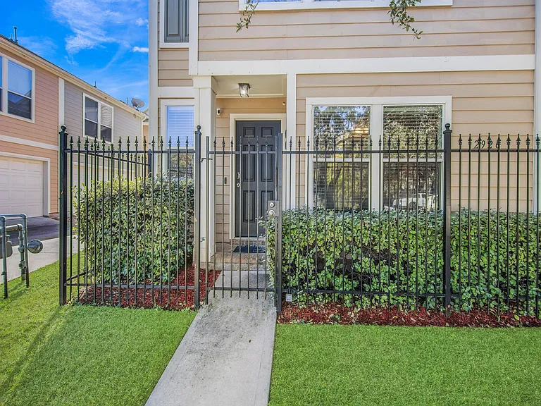 2926 Clay St — Photo 25