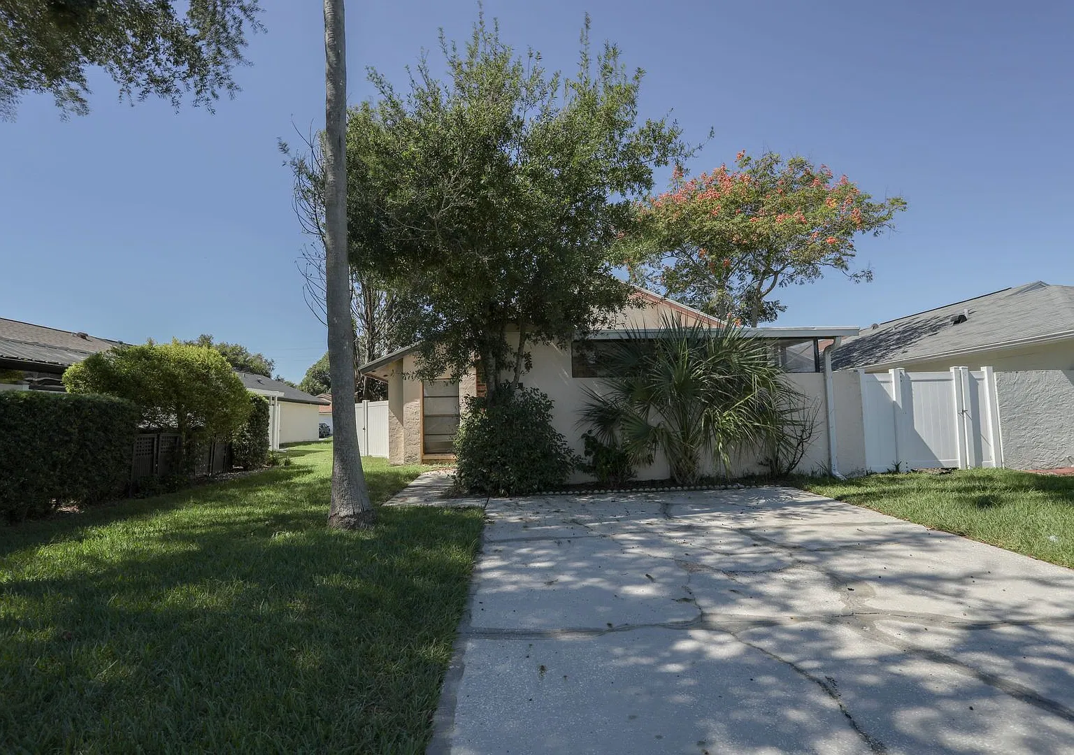 2756 Lakefern Avenue — Photo 2