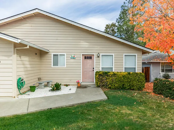 930 N Rose St, Phoenix, OR 97535