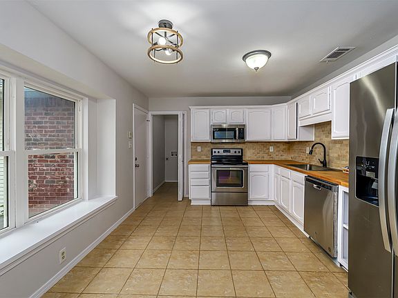 4th image of 128 Kingsbridge Dr