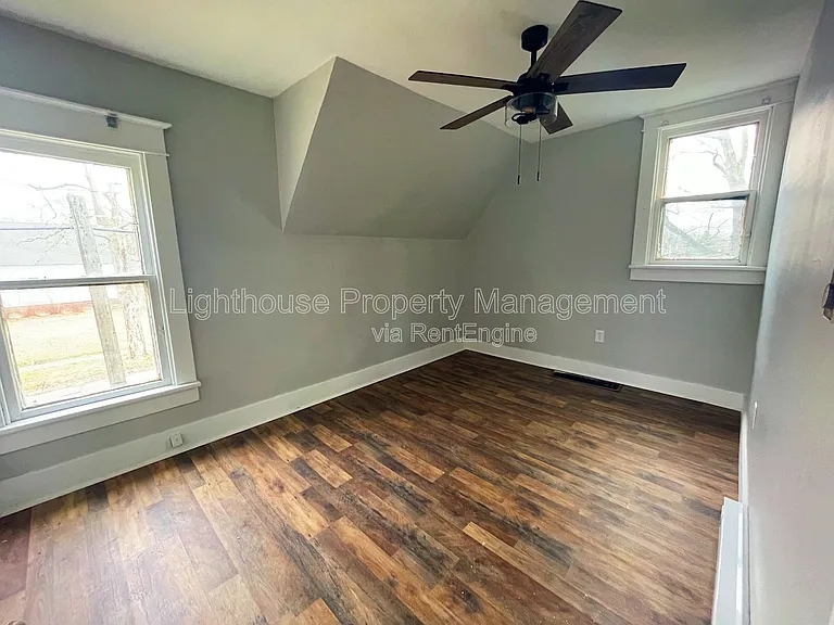 618 Superior St #2 — Photo 11