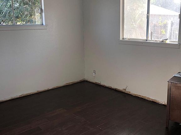 3rd image of 15616 Gazelle St
