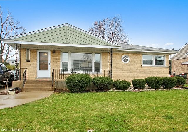 1st image of 6847 W Oakton Ct