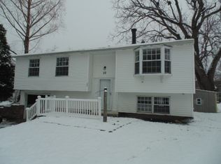 32 Justinshire Dr, Henrietta, NY 14467