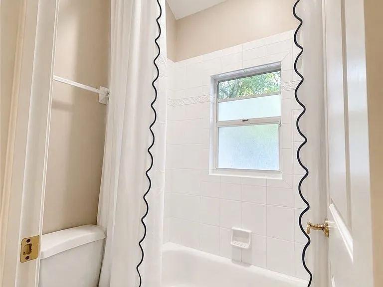 10020 Magnolia Pointe — Photo 24