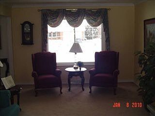 4th image of 718 N Frost Dr