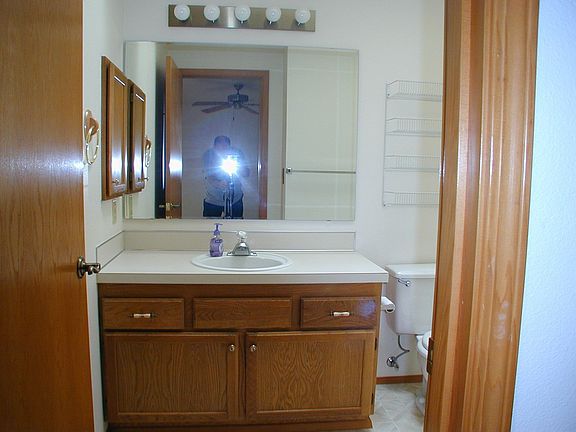 4th image of 15718 Topaz Dr SE